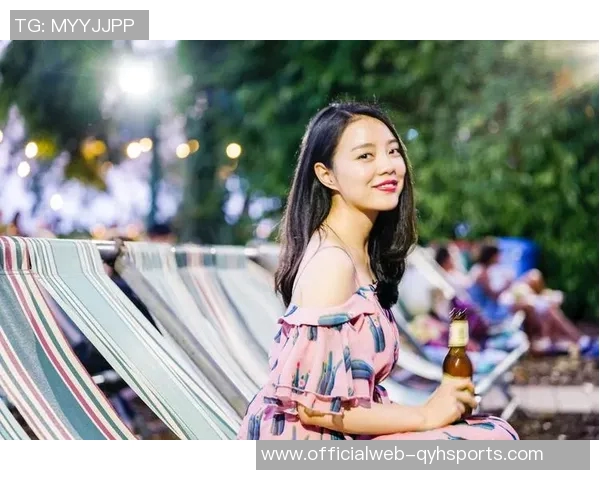 李丽莎与闺蜜共赏欧洲杯精彩瞬间超清大图集锦
